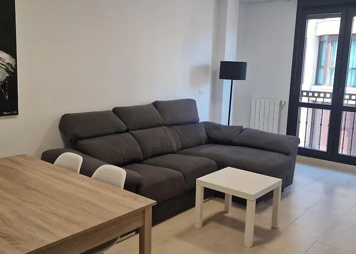 Gran Socaire De Apartamento Noja