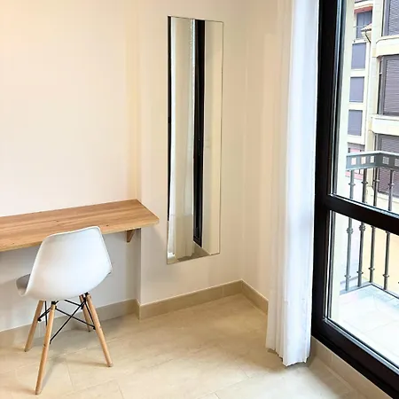 Gran Socaire De Apartament Noja